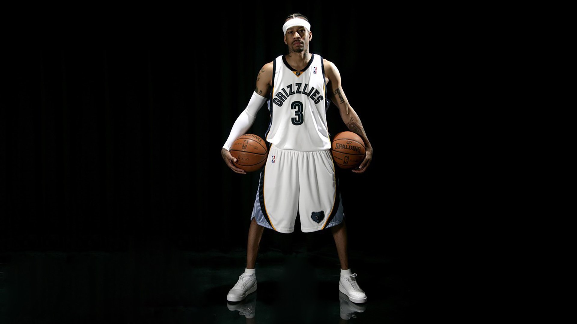 温网巅峰对决，阿尔卡拉斯鏖战五盘力克德约科维奇 首夺草地大满贯